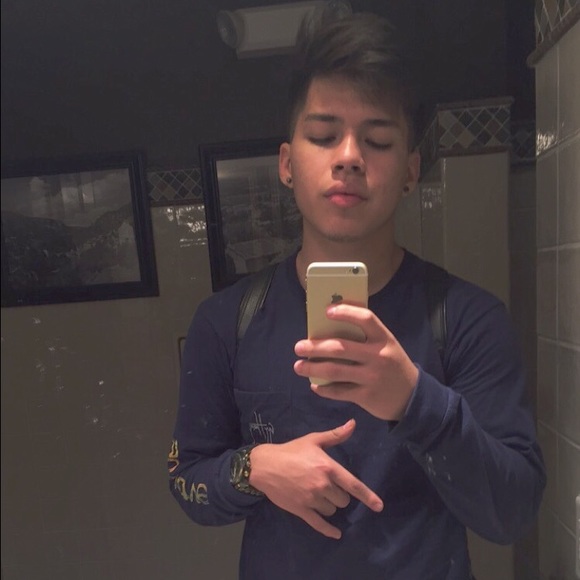 Profile Picture of Octavio Del valle (@trapexclusive) on Poshmark