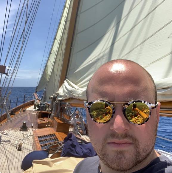 Profile Picture of Yitzy Fuld (@izzyfuld) on Poshmark