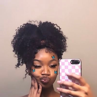 Profile Picture of Casey Mae (@6ixcurlz) on Twitter