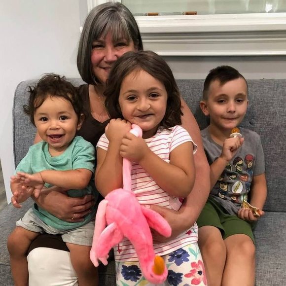 Profile Picture of Laura Amedio (@laloveslu) on Poshmark