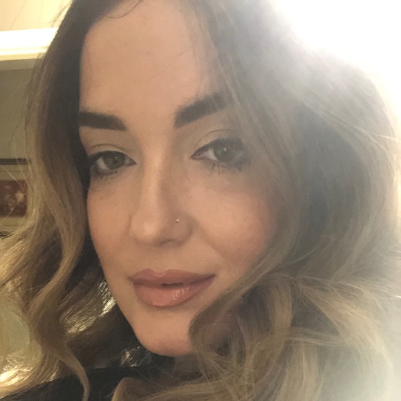 Tracy Viveiros - Poshmark Profile Picture of Tracy Viveiros (@tviveiros22) on Poshmark