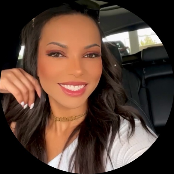 Profile Picture of Lauryn Mcfayden (@jlaurynn) on Poshmark