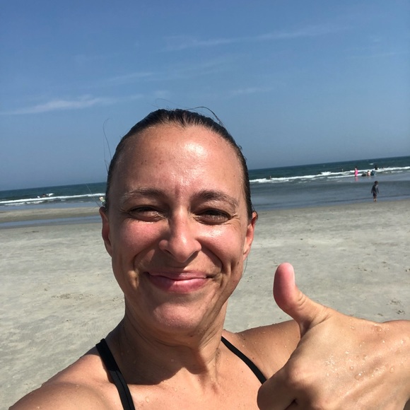 Profile Picture of Nicole Eschler (@nickiedo77) on Poshmark