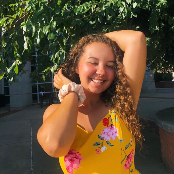 Profile Picture of Lexi Vencill (@lexibv23) on Poshmark