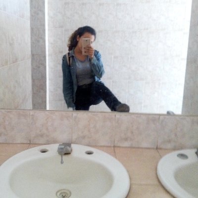 Profile Picture of Nuvia Horan (@niall_guitar1D) on Twitter