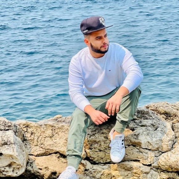 Profile Picture of Ajay Arora (@ajayarora939) on Poshmark
