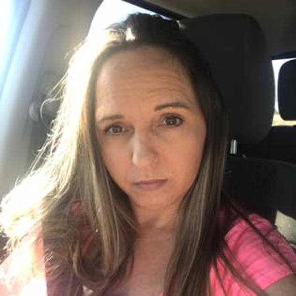 Profile Picture of Lisa Kettelkamp (@lkettel) on Poshmark