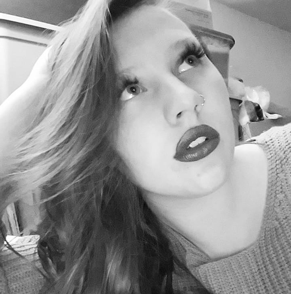 Profile Picture of Caely Pickerd (@caelyp14) on Poshmark