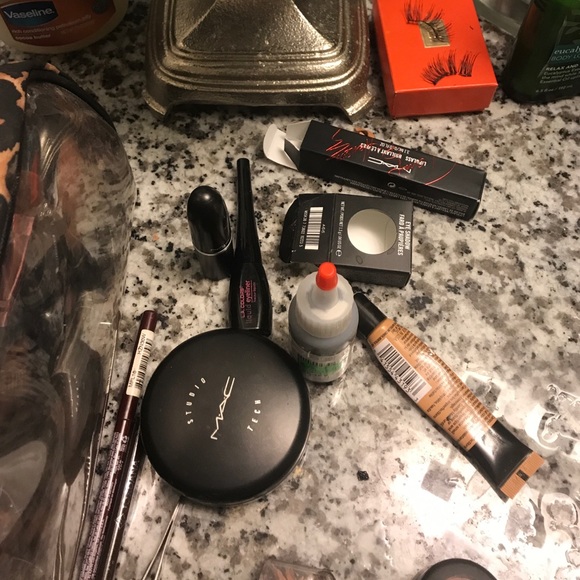 Michalette Johnson - Poshmark Profile Picture of Michalette Johnson (@michalette) on Poshmark