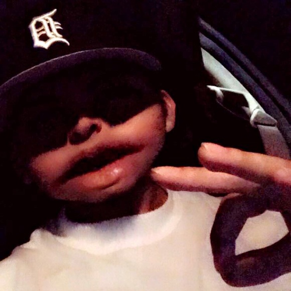 Profile Picture of Adrian Rendon (@kurupt23) on Poshmark