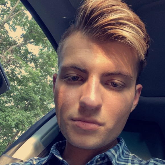 Peter Capalbo - Poshmark Profile Picture of Peter Capalbo (@petercapalbo) on Poshmark