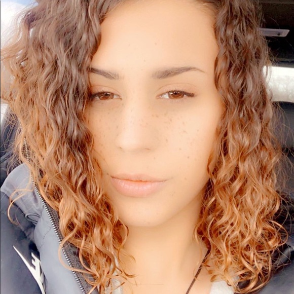 Profile Picture of Saebel Capparo (@saebelcapparo) on Poshmark