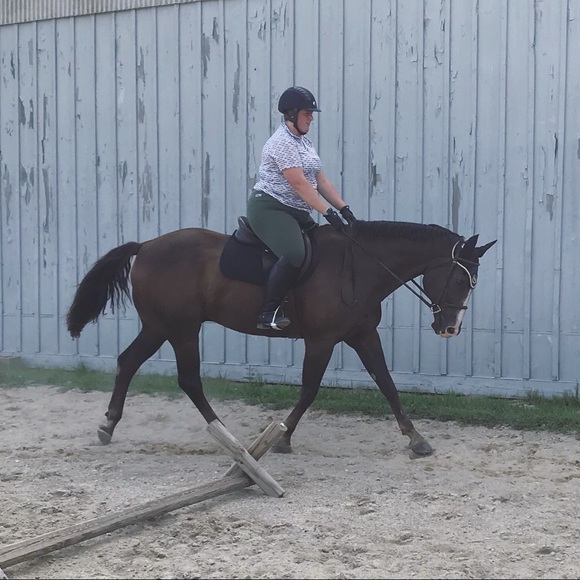 Profile Picture of Nicole Smeaton (@smeats11) on Poshmark