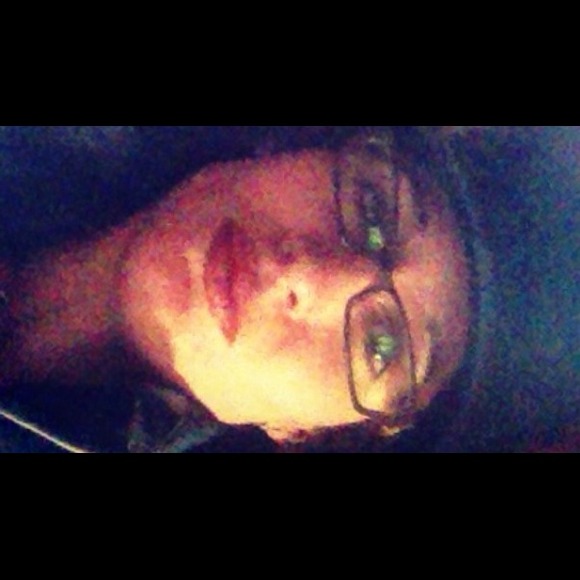 Profile Picture of Autumn Little soldier (@79loulou) on Poshmark
