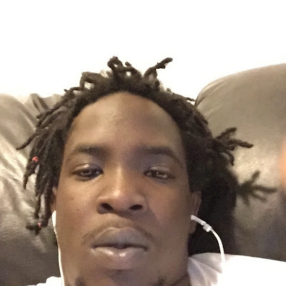 Profile Picture of Larcel Brown (@cellycell45) on Poshmark