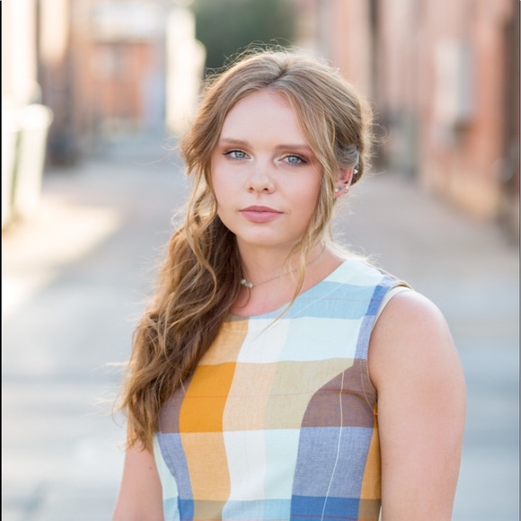 Profile Picture of Sydnee Ordahl (@sydneeordahl) on Poshmark