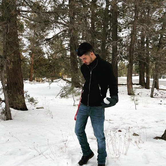Profile Picture of John Arroyo (@johninla1) on Poshmark