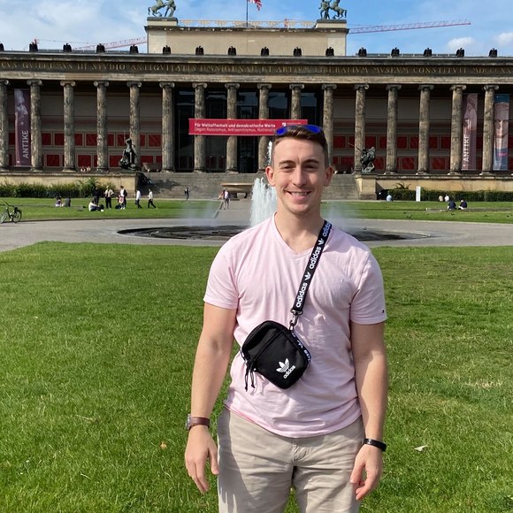 Profile Picture of Steve Martin (@stevemartin785) on Poshmark