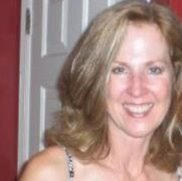 Profile Picture of Laura Fieweger (@laurafieweger00) on Poshmark