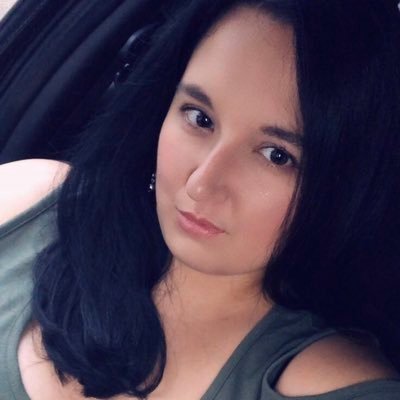 Profile Picture of Raina Smith (@RainaSmith158) on Twitter