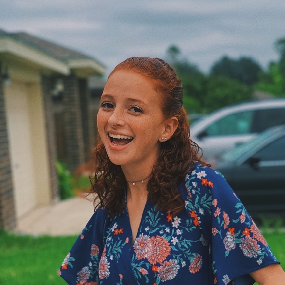 Profile Picture of Amanda Tyrrell (@amandatyrrell) on Poshmark