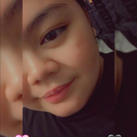 Profile Picture of Cindy Araw-araw (@cindyarawaraw) on Poshmark