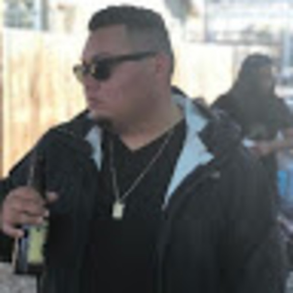 Profile Picture of Cesar Robles (@cheezy510) on Poshmark