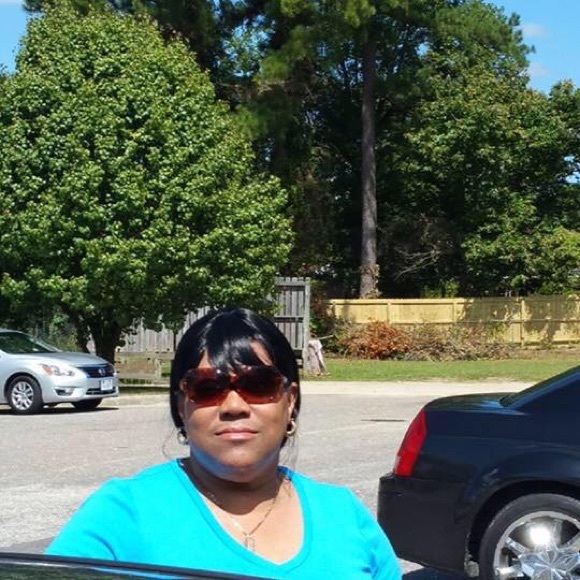 Profile Picture of Rose Legall (@roselegall) on Poshmark