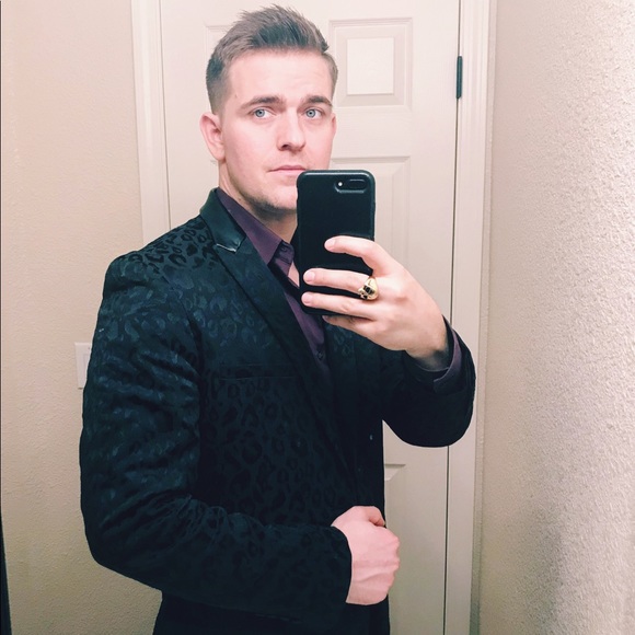 Profile Picture of Joseph Carroll (@josephcarroll89) on Poshmark