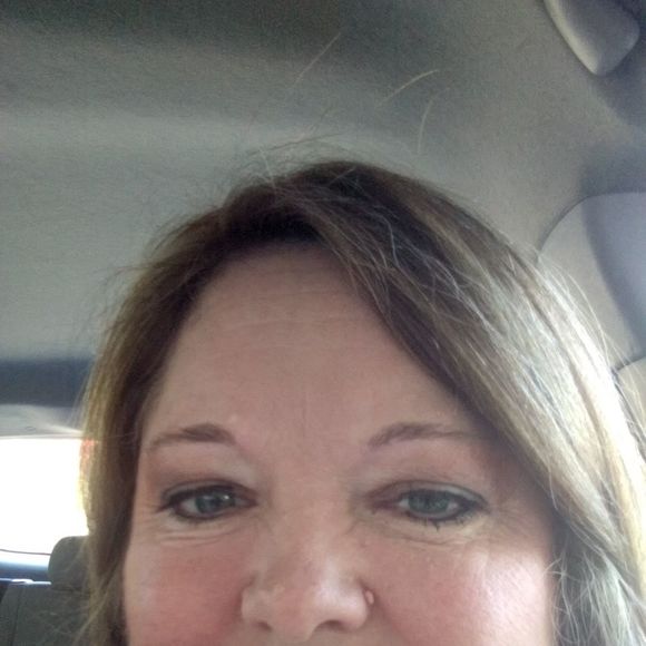 Profile Picture of Dona Peardon (@donapeardon) on Poshmark