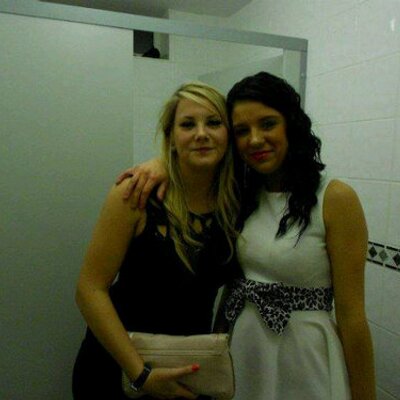 Profile Picture of Danielle Coward (@Daniellexx20) on Twitter
