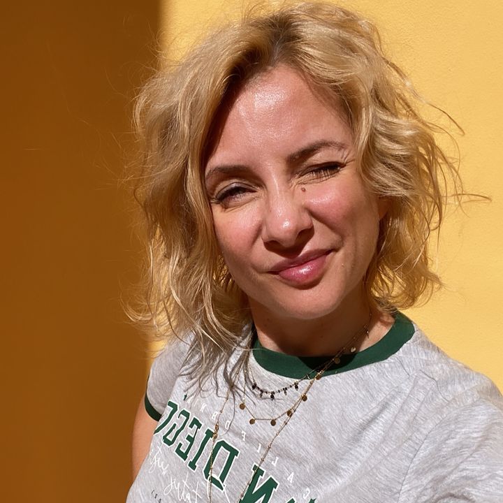 Profile Picture of Céline Holynski (@celineholynski) on Tiktok