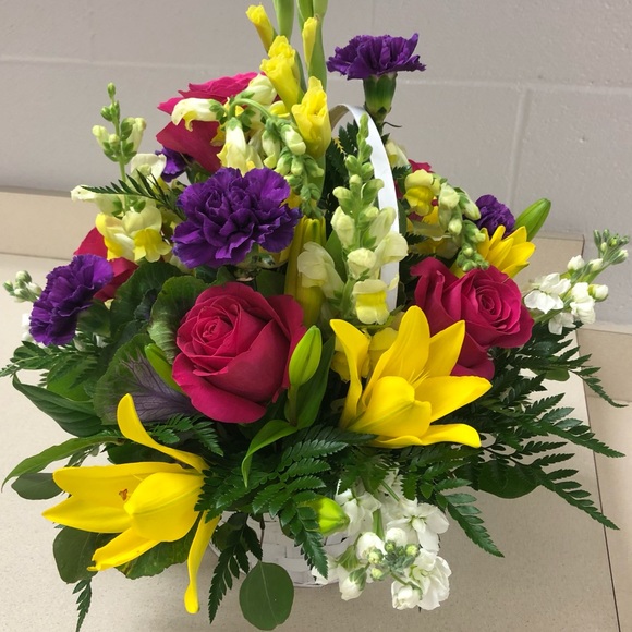 Profile Picture of Robin Hevner (@rhevner) on Poshmark