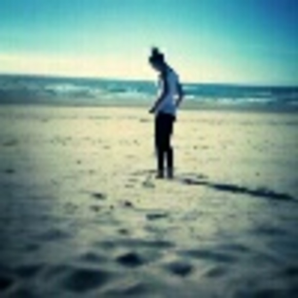 Profile Picture of Karlie Gerlinger (@karliegerlinger) on Poshmark