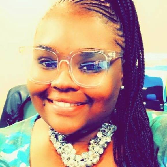 Profile Picture of Tia Gray (@sade1022) on Poshmark