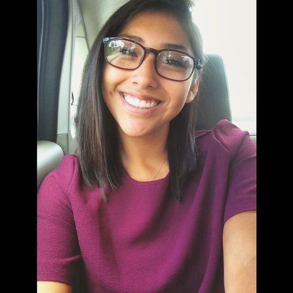 Profile Picture of Lillian Gishey (@lillian_gishey) on Poshmark