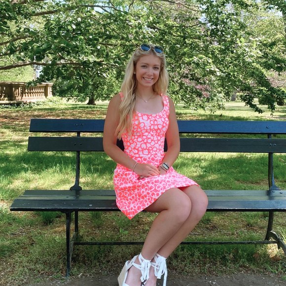 Profile Picture of Corinne Kelly (@corinnekelly843) on Poshmark