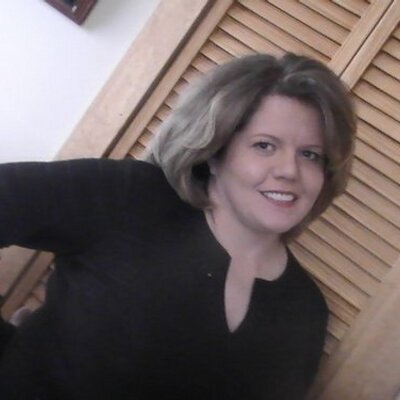 Profile Picture of Connie Adkins (@whitechicblends) on Twitter