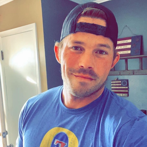 Profile Picture of Evan Mccallister (@emac243517) on Poshmark