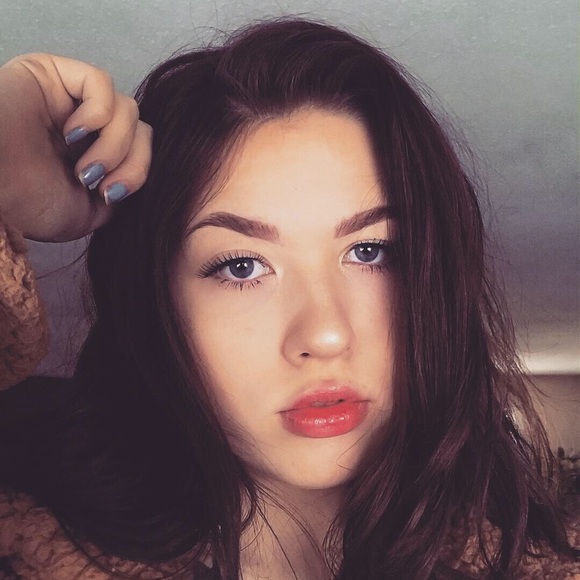 Profile Picture of Raine Volturno (@raine1027) on Poshmark