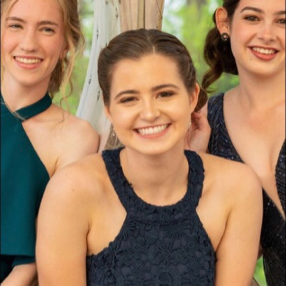 Profile Picture of Eleanor Chmielowicz (@eleanorgc01) on Poshmark