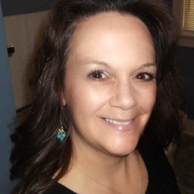 Profile Picture of Julia Wallace (@JKPreachersgirl) on Twitter