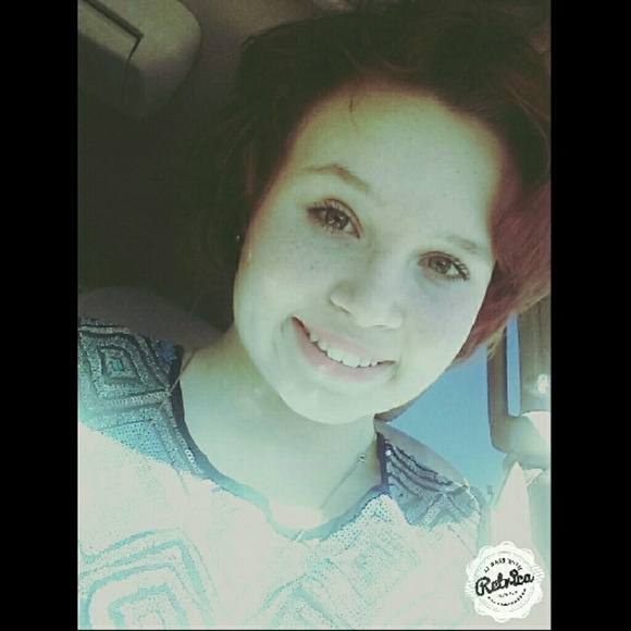 Profile Picture of Bailey Gullings (@boo_boo_kitty_) on Poshmark