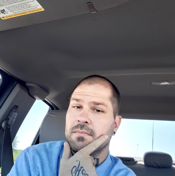 Profile Picture of Larry Epps (@larryepps74) on Poshmark