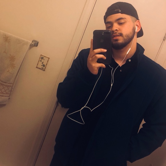 Profile Picture of Samuel Pool (@theyxngp25) on Poshmark