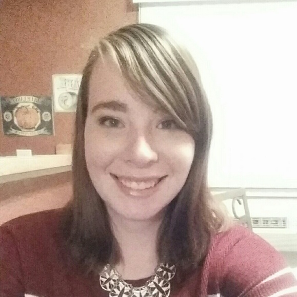 Profile Picture of Kelly Mergenhagen (@kelkel901) on Poshmark