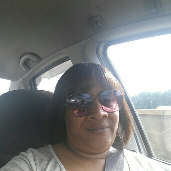 Profile Picture of Chandrea Mitchell (@1chandrea) on Poshmark