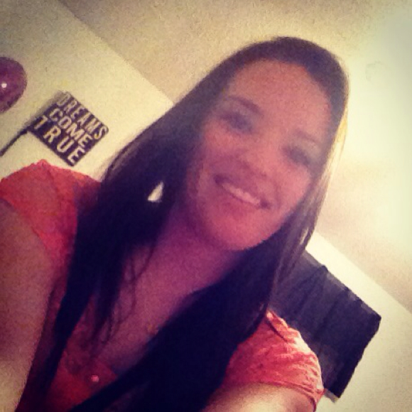 Profile Picture of Chelsi Davis (@chelsi23) on Poshmark