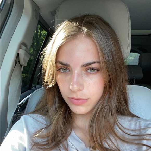 Profile Picture of Ava Sipley (@fsipley) on Poshmark