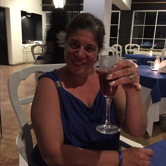 Profile Picture of Nancy Wever (@nwever) on Poshmark